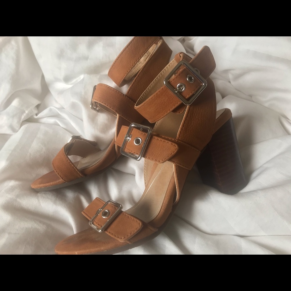 Vionic heeled sandals